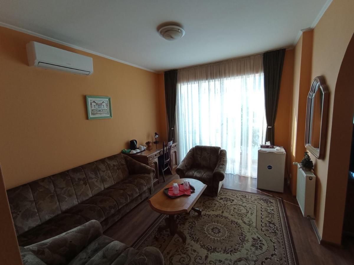 Pensiunea Cristina Târgu-Mureş Esterno foto